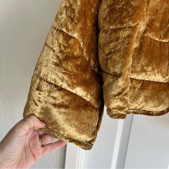 Like-new STOOSH reversible gold and silver jacket - Picture 5 of 11